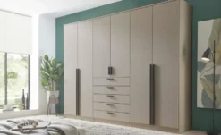 Drehtürenschrank