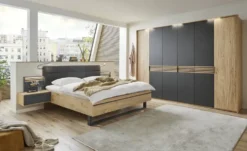 Drehtürenschrank