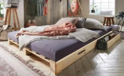 Palettenbett mit Stauraum