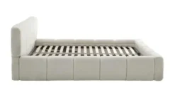 Polsterbett in cremefarbenem Bouclé